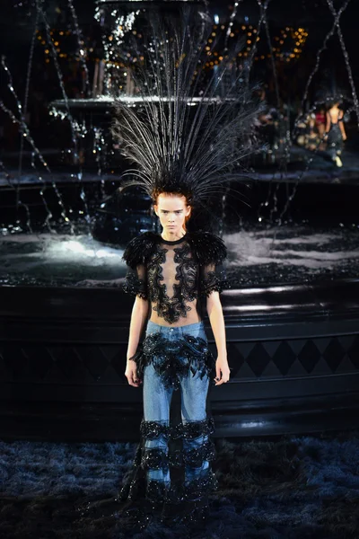 Look 8